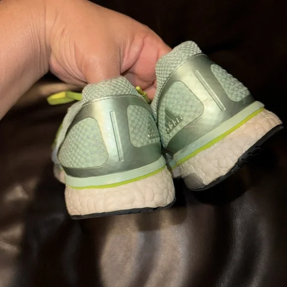 Adidas boost endless energy 9 1/2 mint green running shoes - Picture 3 of 4